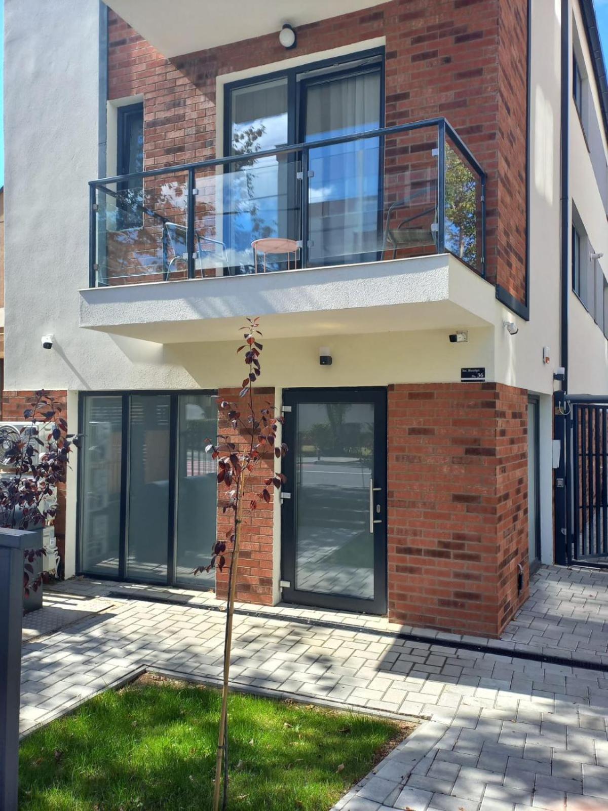 كلوج-نابوكا Cinque Stelle Hotel Apartments المظهر الخارجي الصورة